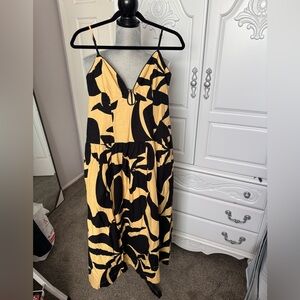 Elegant Black and Yellow Maxi Dress
